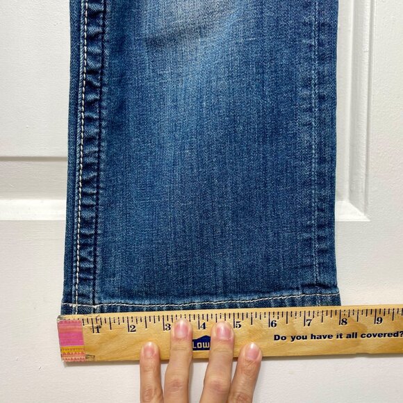 Miss Me Womens Cross Embellished Capri Jeans Medium Wash Stretch Denim Size 30 - Picture 10 of 12